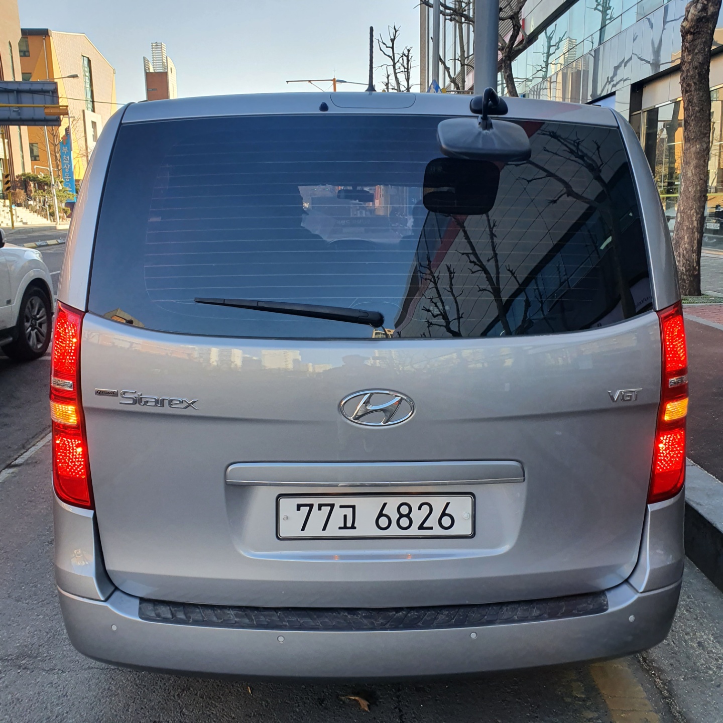 54jnb9pcv77d.jpg