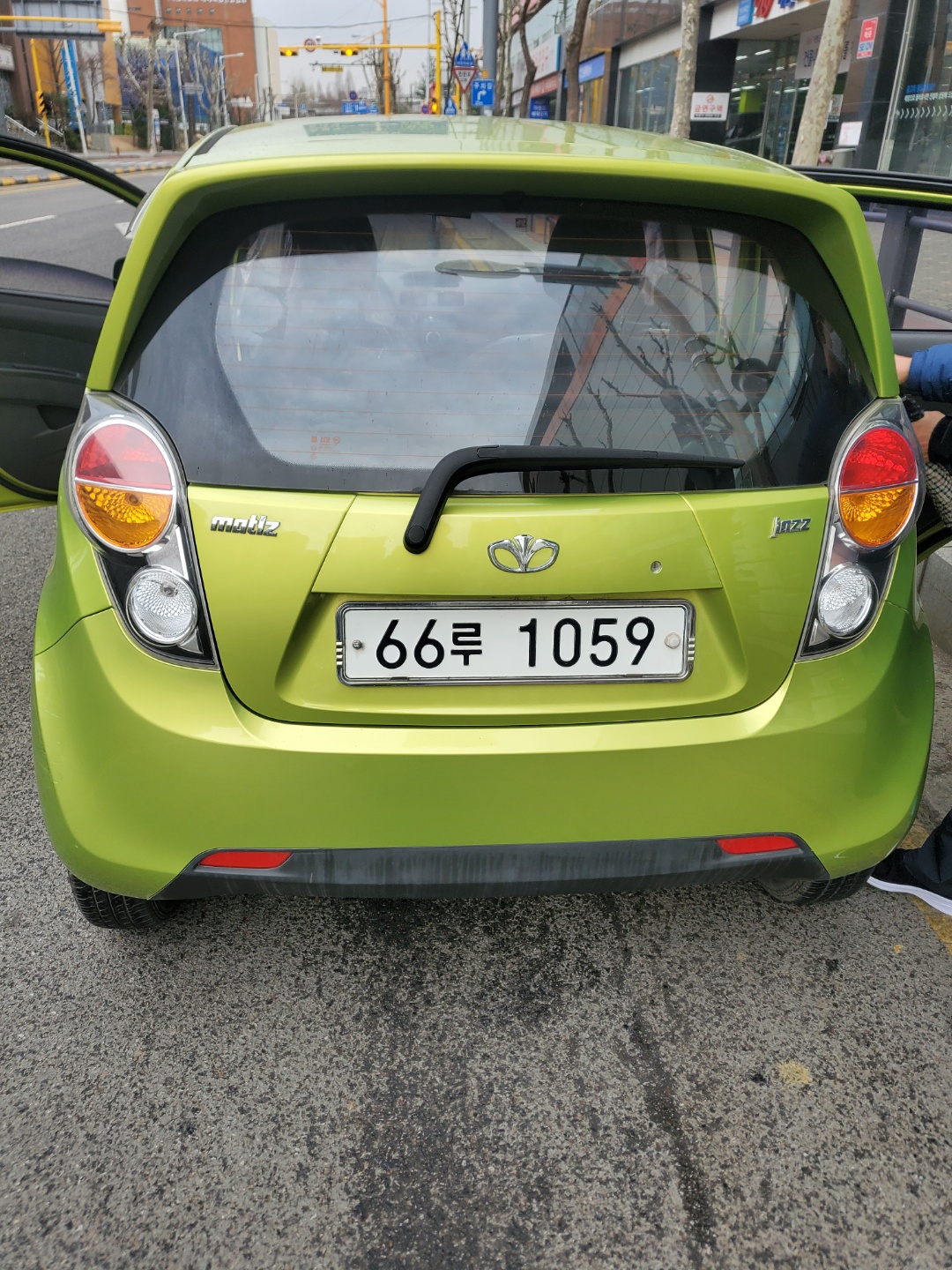 5d38jkb2xffh.jpg