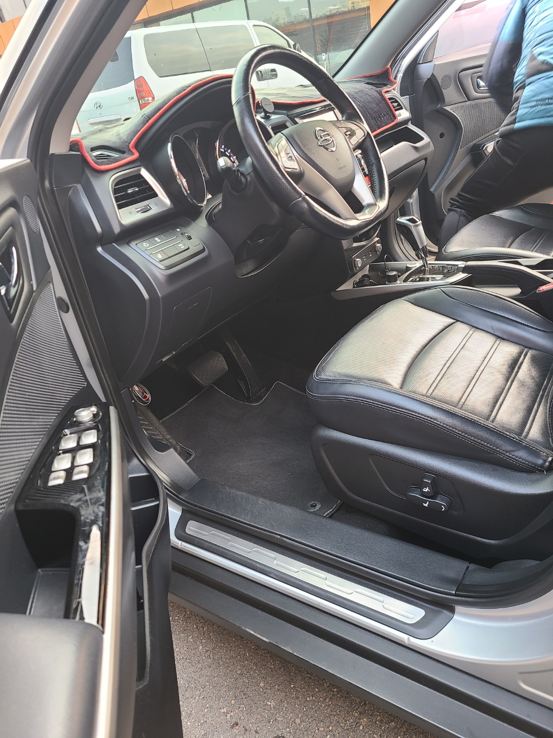 2l0vtv1gb9.jpg