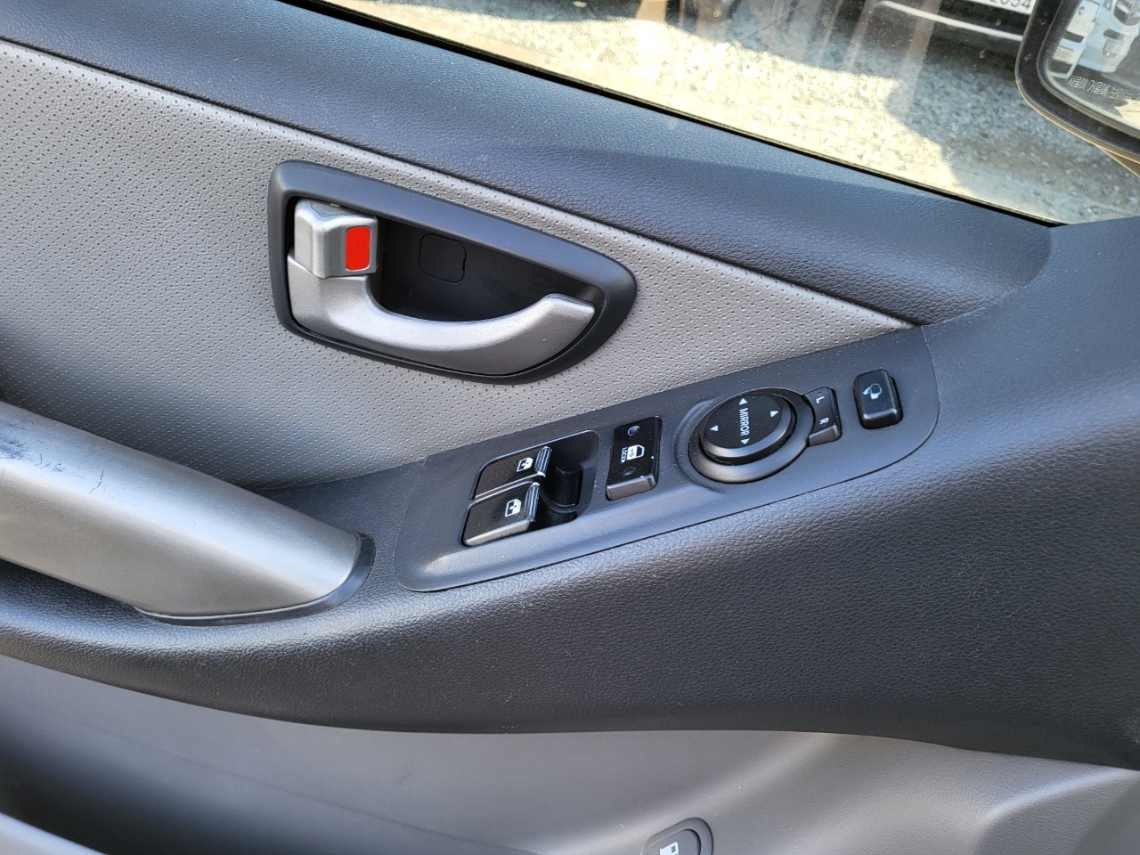 mkzp1awr92e.jpg
