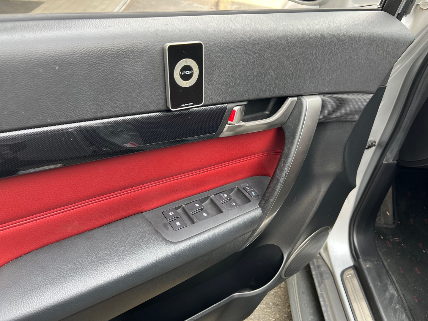 1r90d6htdul6.jpg