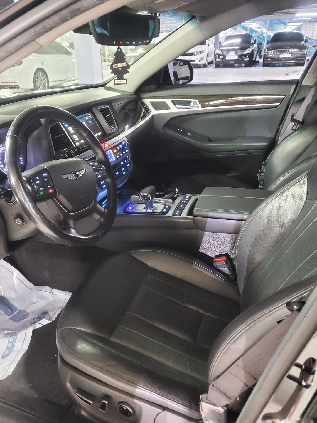 3jj8lconw507.jpg