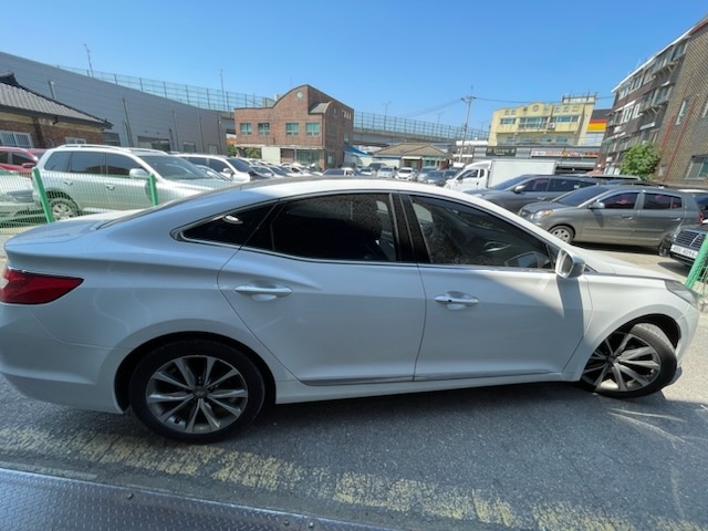 39fj8v7ywrzo295858.jpg