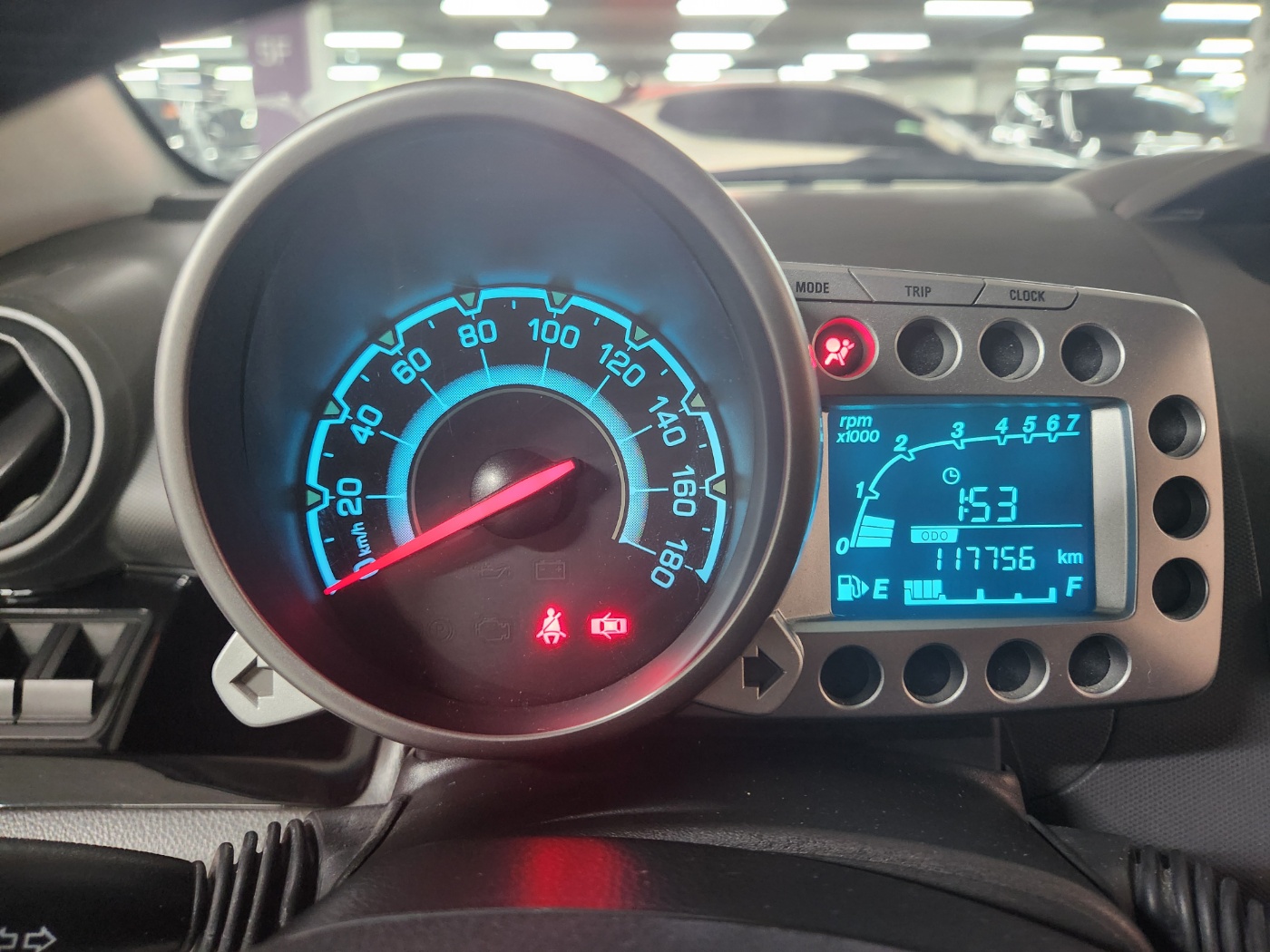 4qgiuq83rj6g565573.jpg