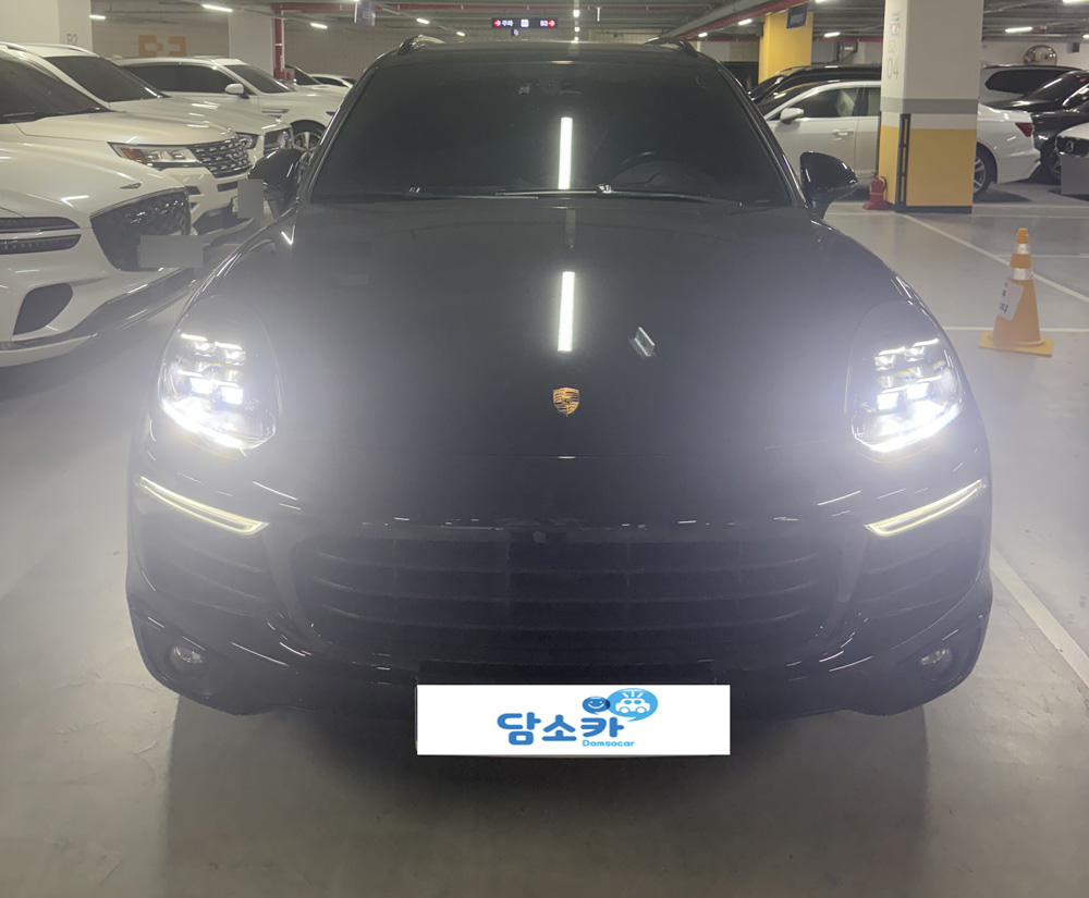 8667xn66c2m259301.jpg
