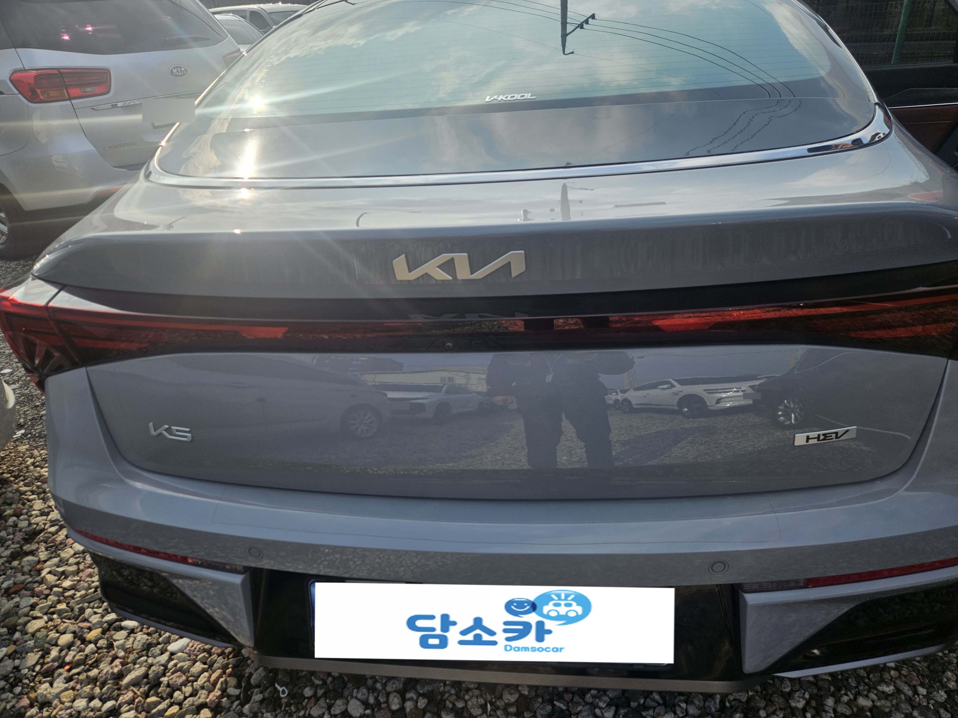 27k2npd0bjyu184649.jpg
